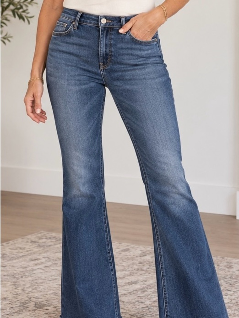 MOTHER THE WEEKEND FRAY TEAMING UP FLARE RAW HEM JEAMS SIZE 30